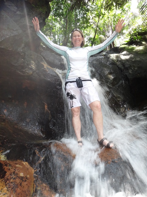 Devant la cascade