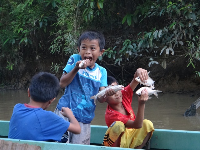 De jeunes pêcheurs